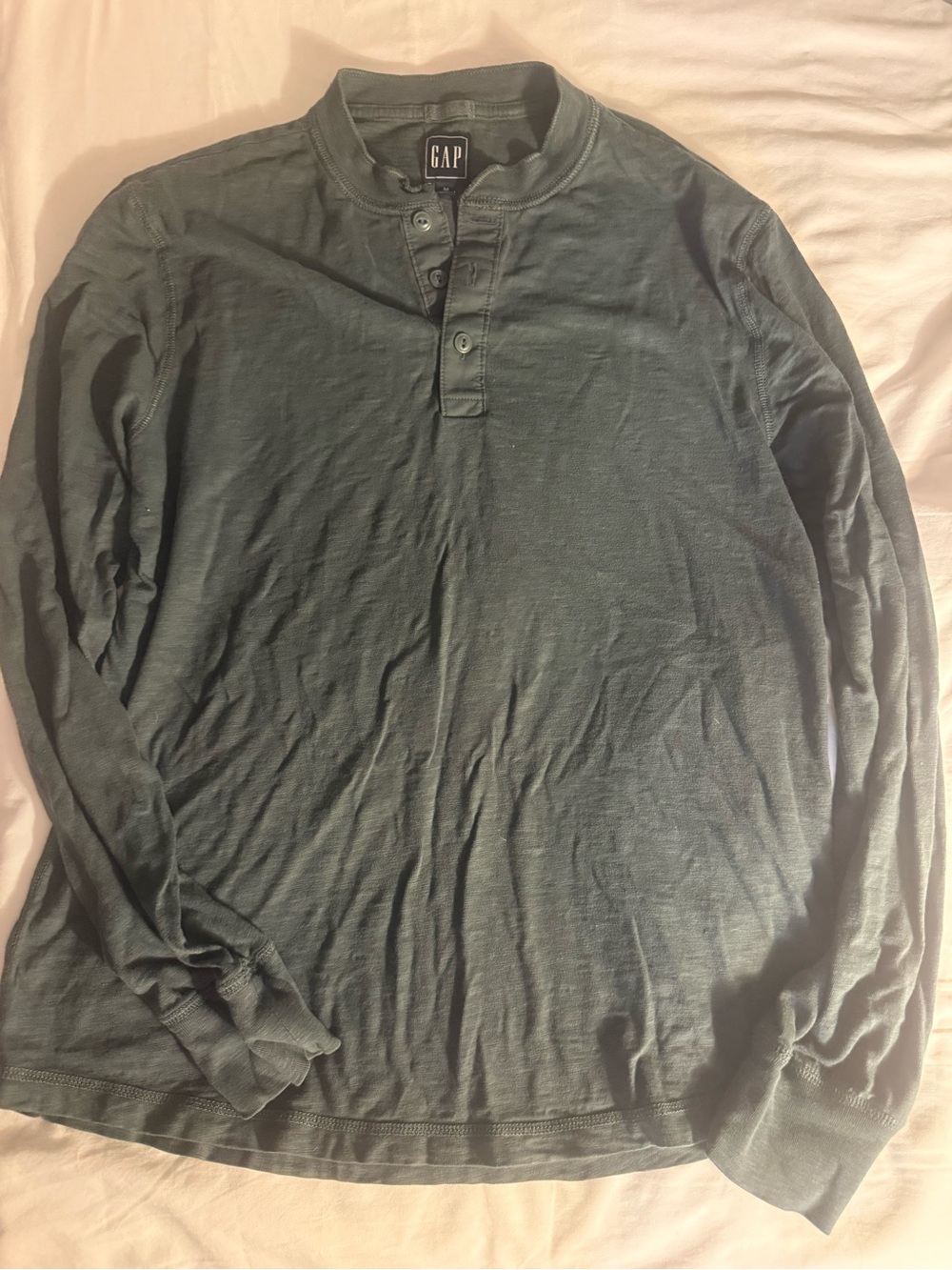 GAP Men's Long-Sleeve Henley in Forest Green
